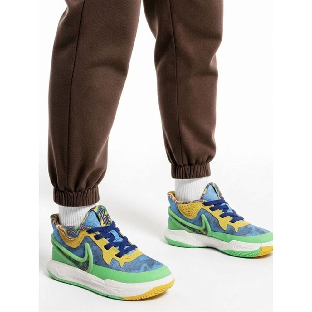 NIKE | NEW Kyrie 8 GO Baltic Blue Multi Basketball Shoes Youth Size 7 (8.5 W)